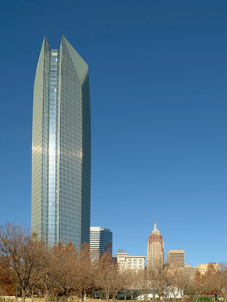 The Devon Energy Center tower above the Oklahoma City skyline